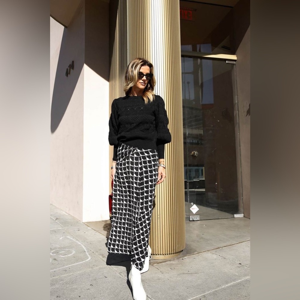 Zara Geo Abstract Print Midi Skirt In Size S - image 2